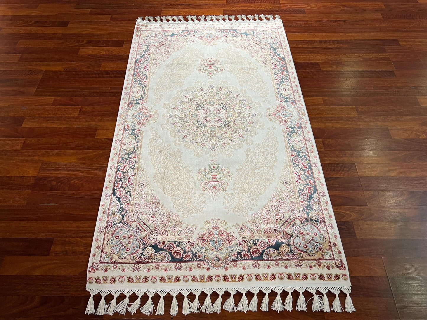 White Medallion Silk Runner Rug, 3x5 Area Rug, Hallway Rug, Turkish Decor