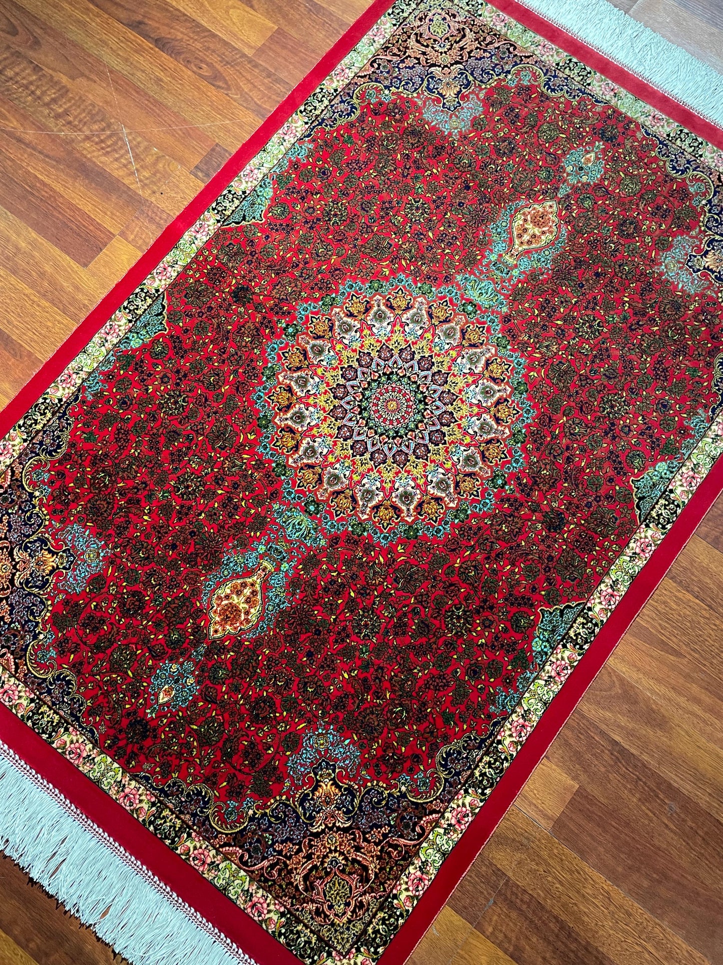2.62x3.94 ft Red Modal Silk Rug, 170 Combs Floral Medallion Rug, Decorative Mini Area Rug, Luxury Gift Rug