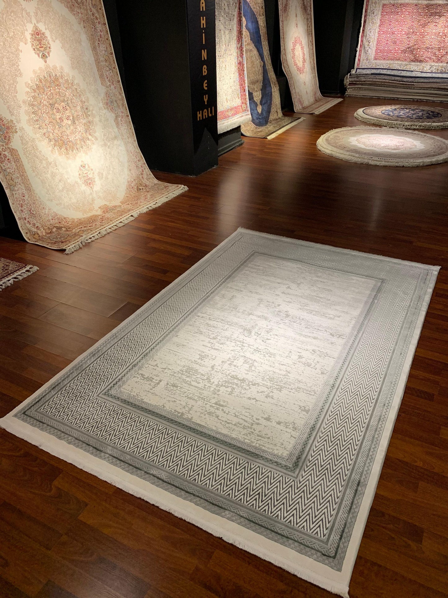 5x8 Beige Area Rug, Modern Living Room Rug, Soft Acrylic Carpet for Bedroom, Office and Home Decor