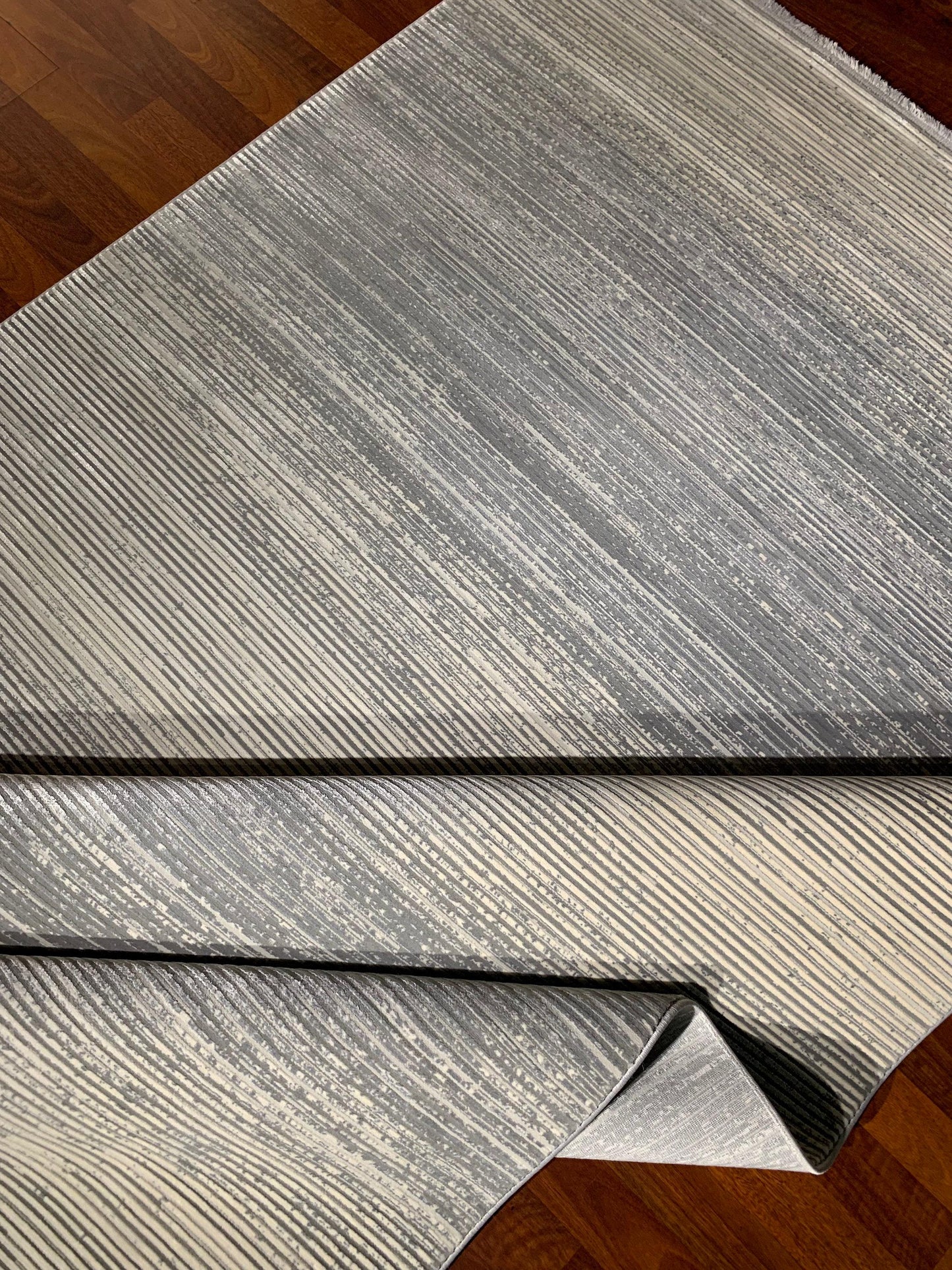5x8 Gray Modern Area Rug, Acrylic Viscose Living Room Carpet, Contemporary Turkish Style Oversize Runner Look
