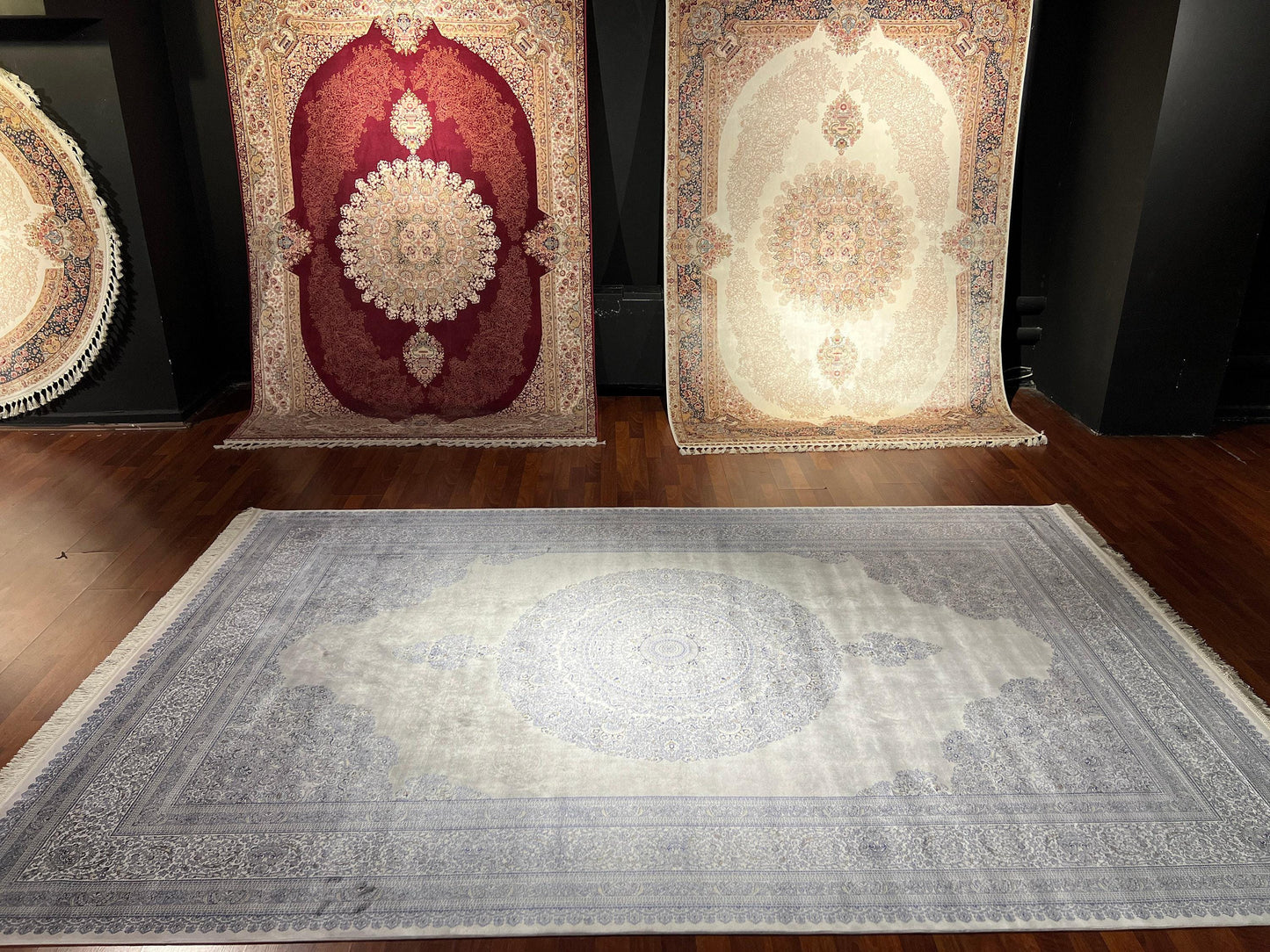 7x10 ft Light Gray Silk Rug, Soft Medallion Luxury Area Rug, Elegant Neutral Living Room Carpet