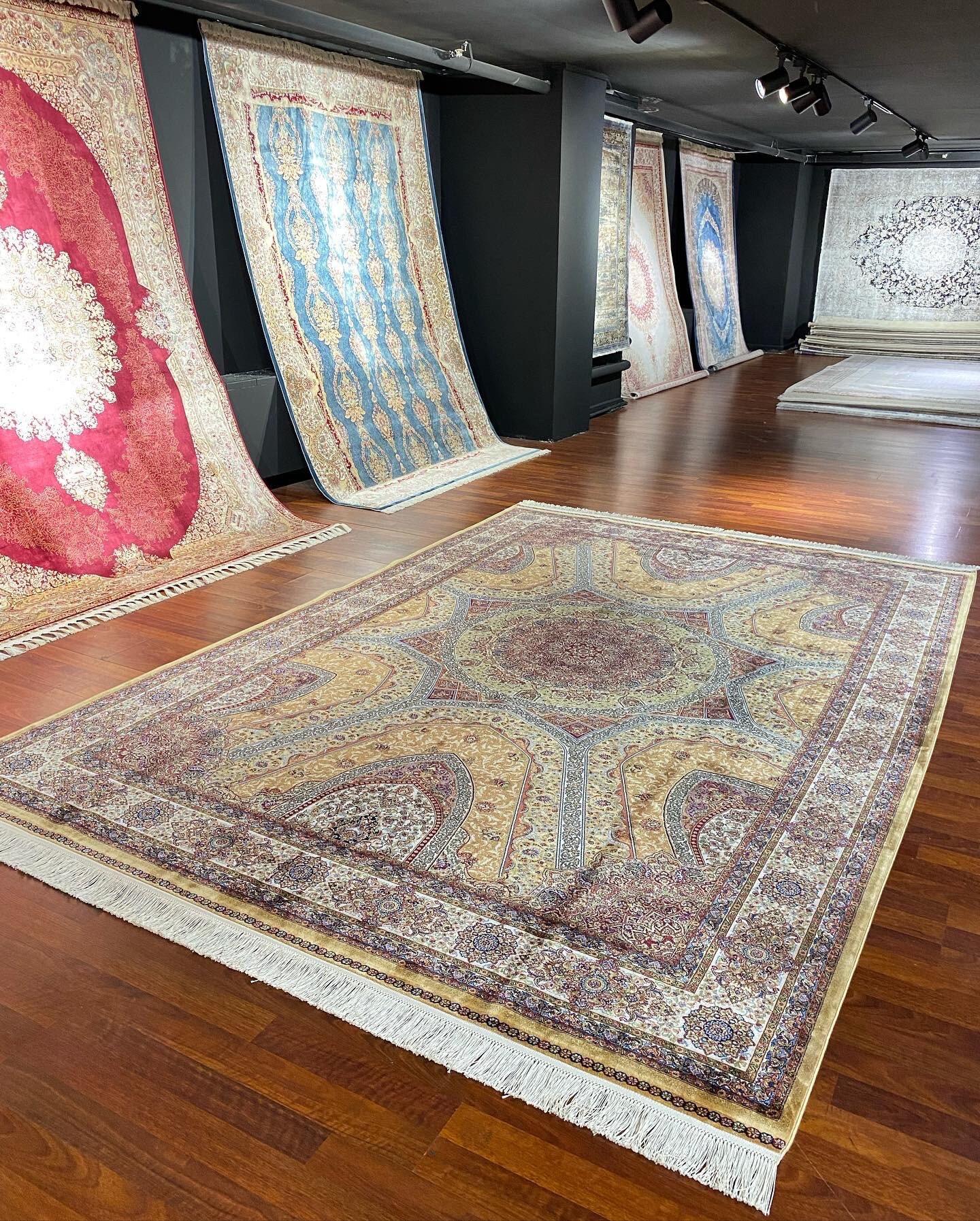 7x10 ft Classic Medallion Silk Rug, Vintage Style Luxury Area Rug, Elegant Traditional Living Room Carpet