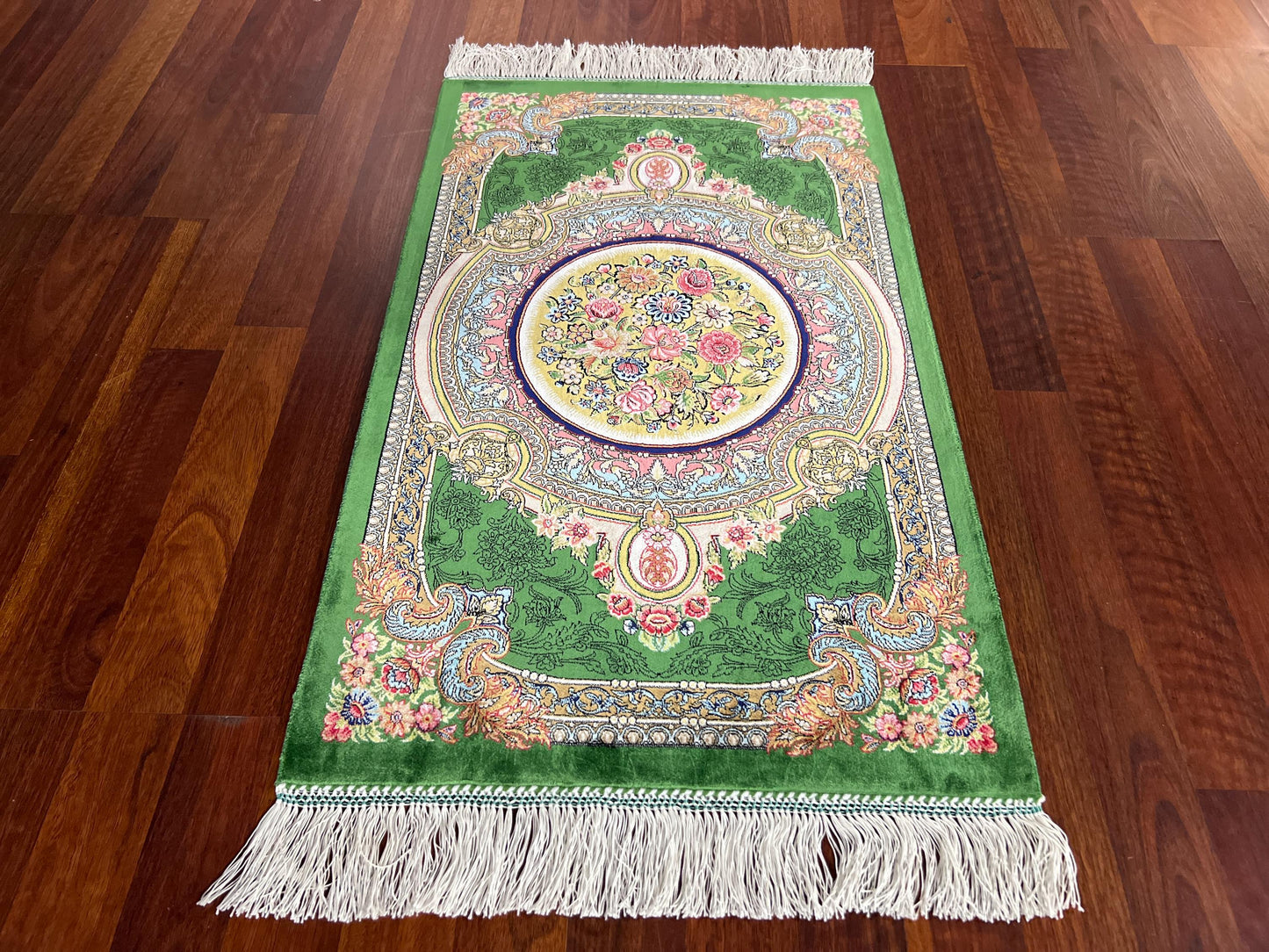 Green Floral Medallion Silk Rug, 2x3 Mini Rug, Palace Design Rug, Gift Rug