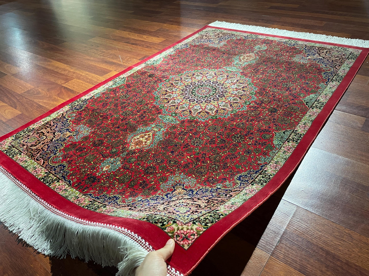 2.62x3.94 ft Red Modal Silk Rug, 170 Combs Floral Medallion Rug, Decorative Mini Area Rug, Luxury Gift Rug