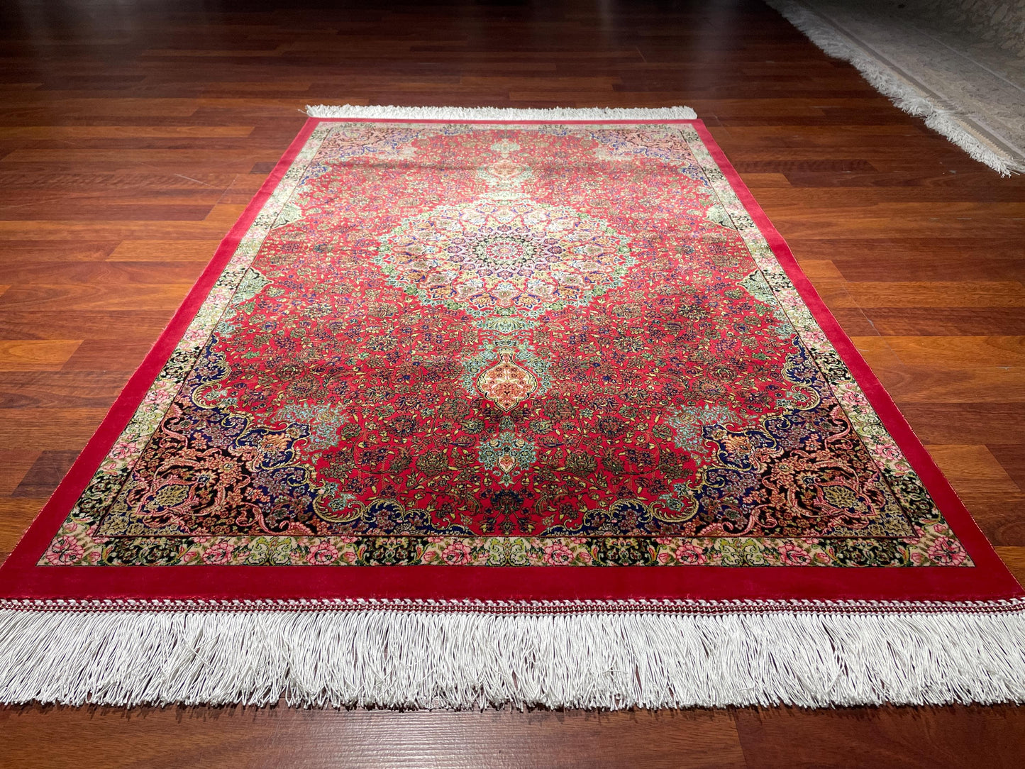 2.62x3.94 ft Red Modal Silk Rug, 170 Combs Floral Medallion Rug, Decorative Mini Area Rug, Luxury Gift Rug