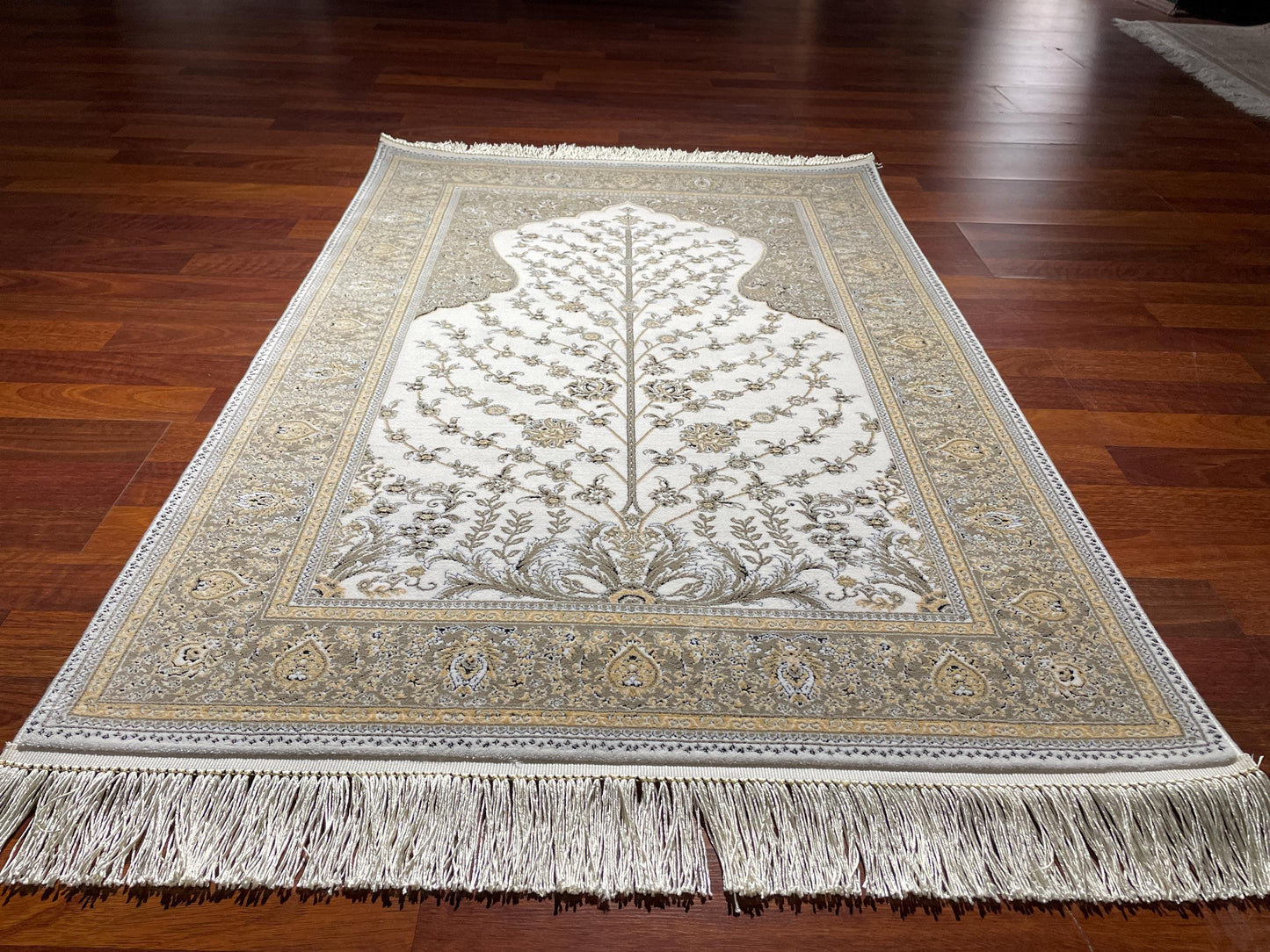 2.62x4.10 ft Fringed Cream Beige Bamboo Acrylic Sajjadah Prayer Rug, 100 Combs Elegant Islamic Prayer Mat