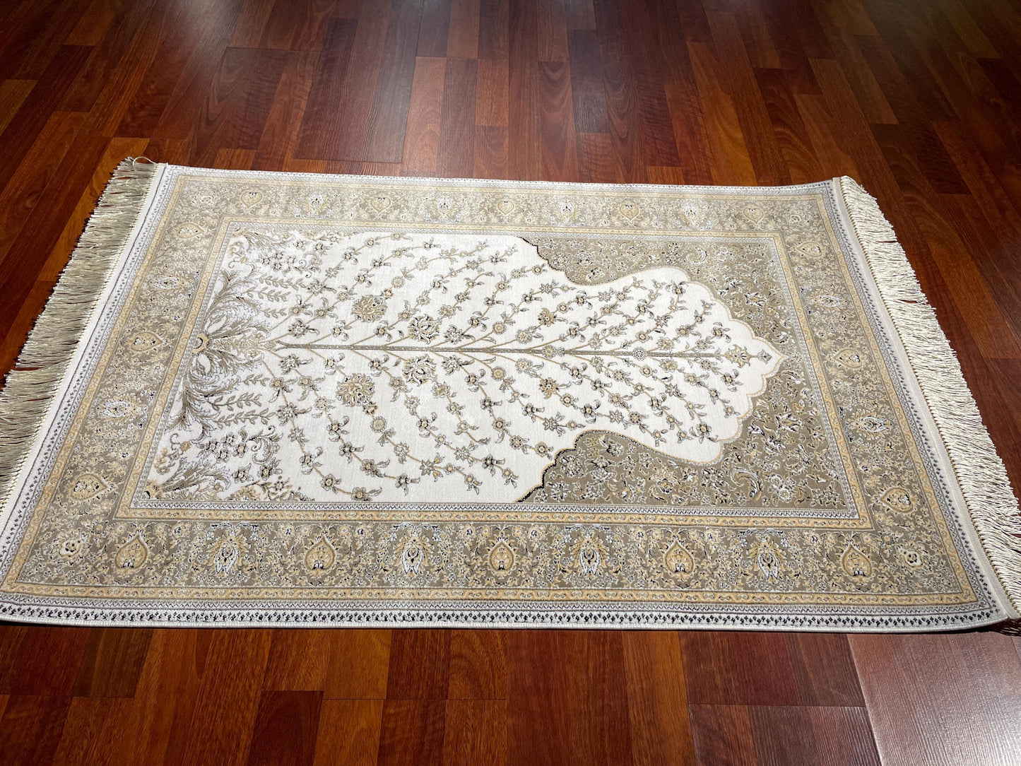 2.62x4.10 ft Fringed Cream Beige Bamboo Acrylic Sajjadah Prayer Rug, 100 Combs Elegant Islamic Prayer Mat