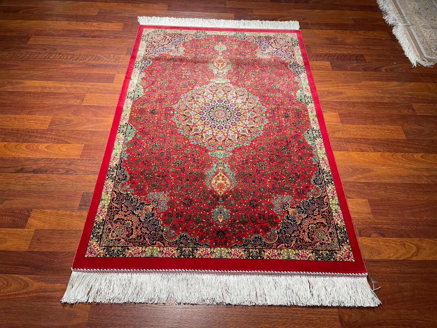 2.62x3.94 ft Red Modal Silk Rug, 170 Combs Floral Medallion Rug, Decorative Mini Area Rug, Luxury Gift Rug