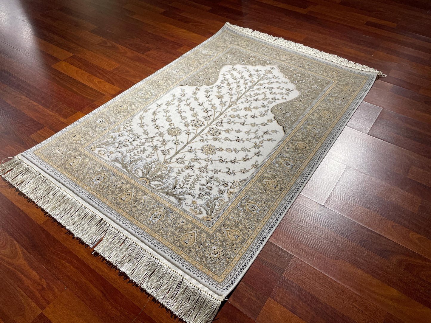 2.62x4.10 ft Fringed Cream Beige Bamboo Acrylic Sajjadah Prayer Rug, 100 Combs Elegant Islamic Prayer Mat